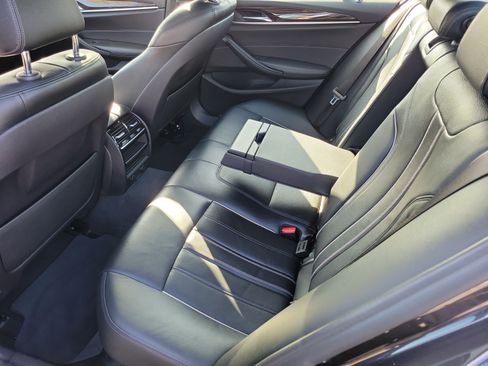 Used 2019 BMW 530e w/ Convenience Package RWD image 11