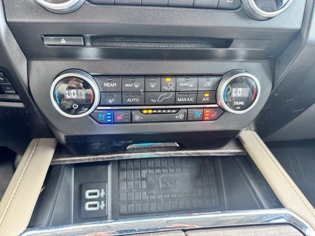 Used 2018 Ford Expedition Limited w/ Equipment Group 301A AWD/4WD image 36