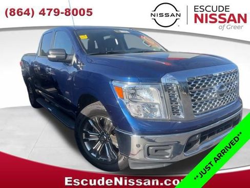 Used 2019 Nissan Titan SV w/ SV Convenience Package image 1