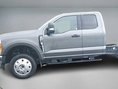 New 2026 Ford F550 4x4 Supercab Super Duty w/ XLT Value Package image 7