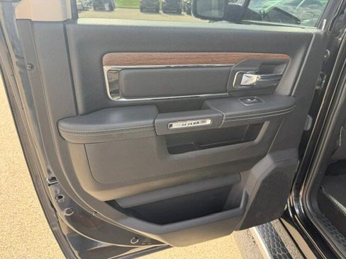 Used 2017 RAM 1500 Laramie w/ Convenience Group AWD/4WD image 10