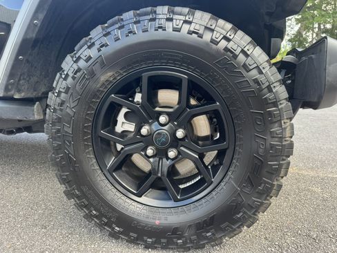 Used 2025 Jeep Wrangler Willys AWD/4WD image 13