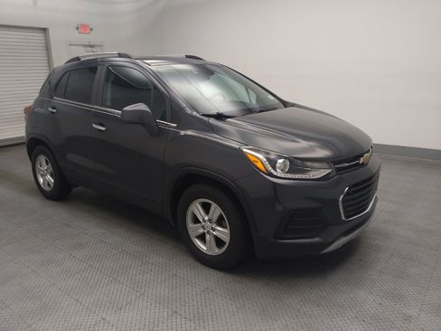 Used 2018 Chevrolet Trax LT w/ LT Convenience Package FWD image 11
