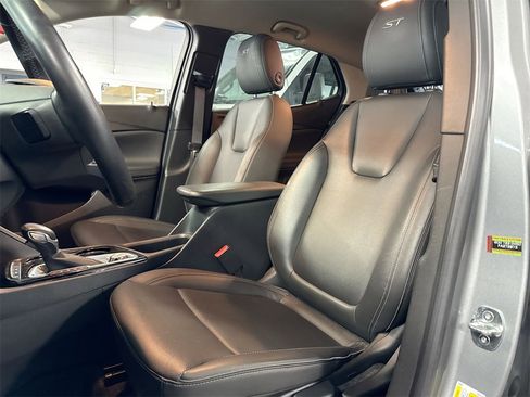 Used 2024 Buick Encore GX Sport Touring image 10