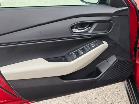 Certified 2025 Honda Accord SE image 10