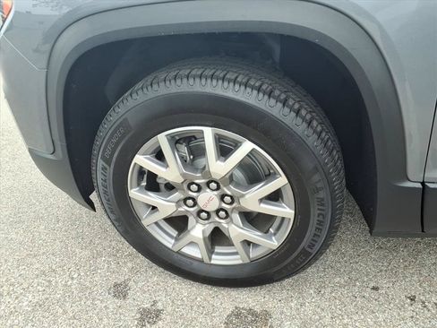 Used 2021 GMC Acadia SLT w/ Technology Package FWD image 8