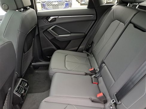 New 2025 Audi Q3 2.0T Premium image 27