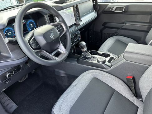 New 2025 Ford Bronco Base image 11