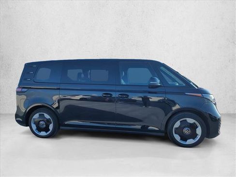 Used 2025 Volkswagen ID. Buzz Pro S RWD image 5