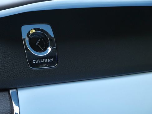 Certified 2024 Rolls-Royce Cullinan AWD/4WD image 14