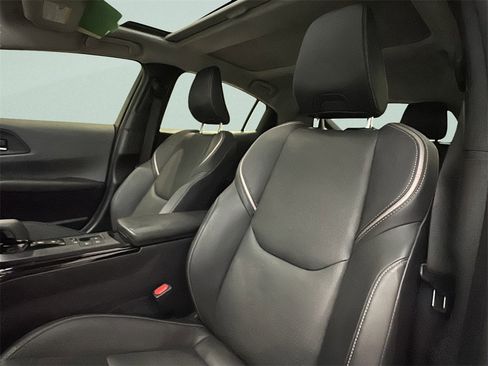 Used 2024 Toyota Prius XLE image 6