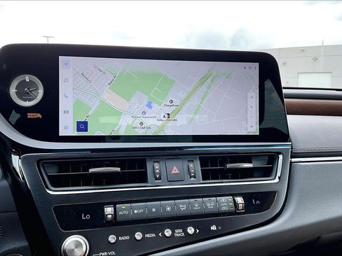 Certified 2025 Lexus ES 300h w/ Premium Package image 34