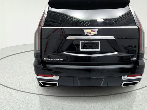 Used 2025 Cadillac Escalade ESV Premium Luxury w/ LPO, Floor Liner Package AWD/4WD image 4