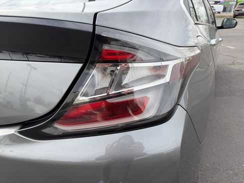 Used 2016 Chevrolet Volt LT FWD image 27
