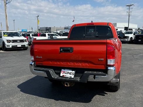 Used 2017 Toyota Tacoma SR5 w/ Tow Package image 6