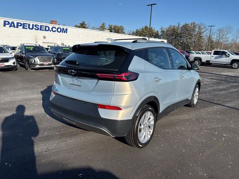 Used 2023 Chevrolet Bolt EUV LT image 3