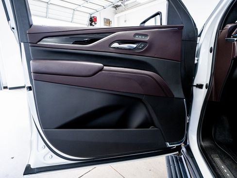 Used 2023 Cadillac Escalade V w/ LPO, ONYX Package image 33