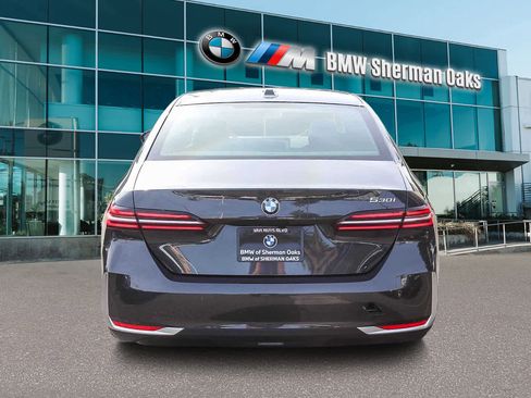 New 2026 BMW 530i w/ Convenience Package image 5