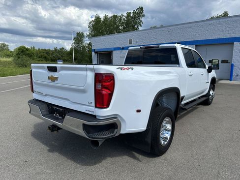 Used 2024 Chevrolet Silverado 3500 LT w/ Convenience Package AWD/4WD image 6