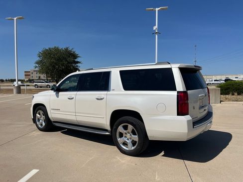 Used 2015 Chevrolet Suburban LTZ RWD image 4