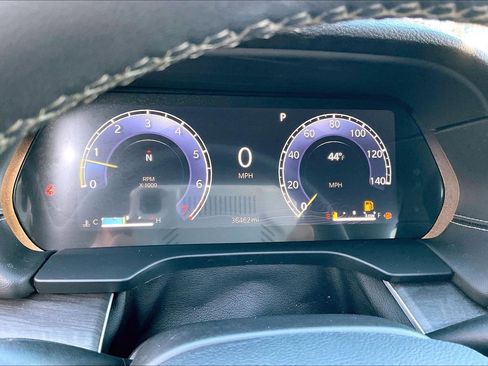 Certified 2024 Jeep Grand Cherokee Limited image 18