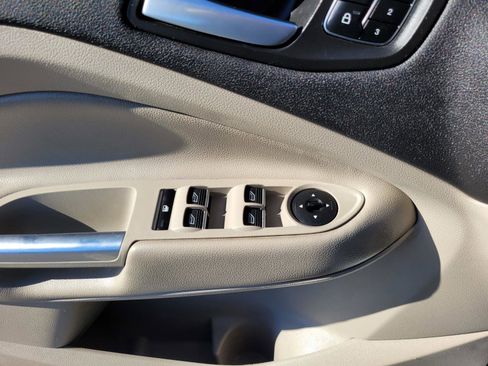 Used 2019 Ford Escape Titanium image 25