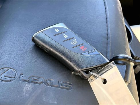 Used 2025 Lexus LX 600 4WD w/ Luxury Package image 14