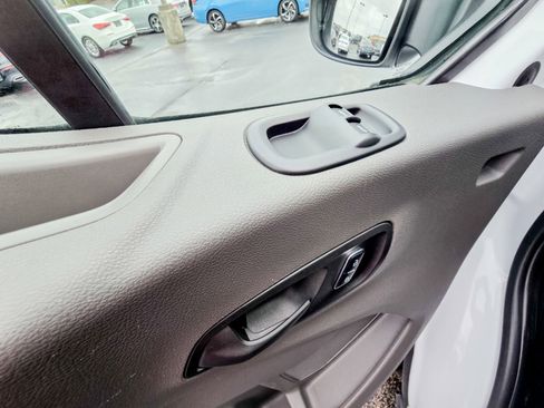 Used 2023 Ford Transit 350 XLT image 12
