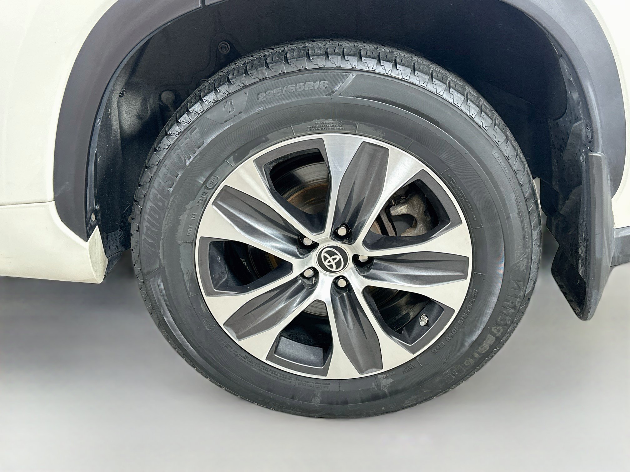 Used 2021 Toyota Highlander XLE AWD/4WD image 33