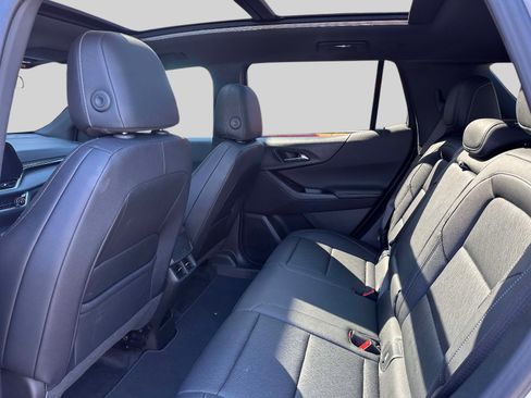 Used 2025 Chevrolet Equinox LT w/ Convenience Package II image 10