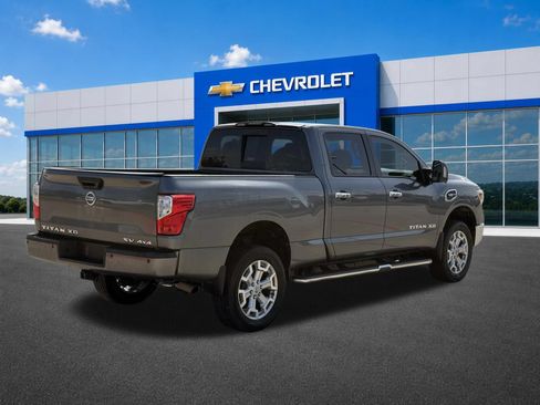 Used 2018 Nissan Titan SV w/ SV Convenience Package AWD/4WD image 7