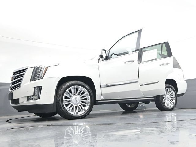 Used 2017 Cadillac Escalade Platinum AWD/4WD image 43