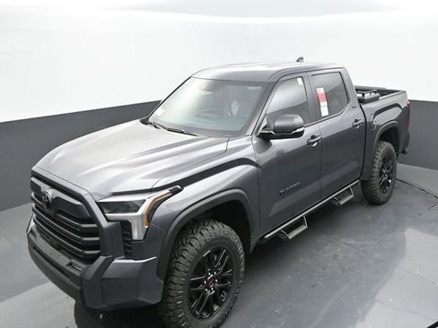 Used 2025 Toyota Tundra SR5 w/ SR5 Convenience Package AWD/4WD image 30