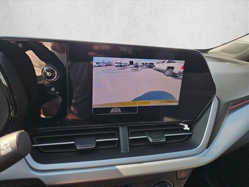 Used 2024 Chevrolet Trax RS w/ Driver Confidence Package FWD image 19