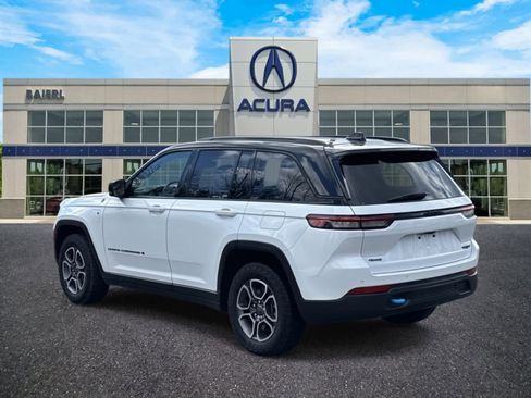 Used 2023 Jeep Grand Cherokee Trailhawk image 3