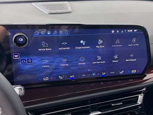 New 2026 Chevrolet Traverse Z71 w/ Enhanced Driving Package AWD/4WD image 16