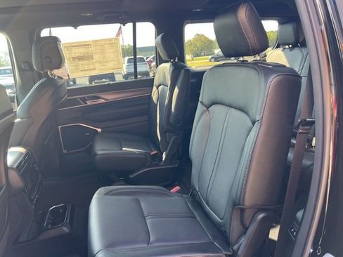 New 2026 Jeep Grand Wagoneer Limited AWD/4WD image 19