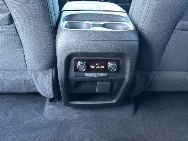 Used 2024 Chevrolet Traverse LT FWD image 31