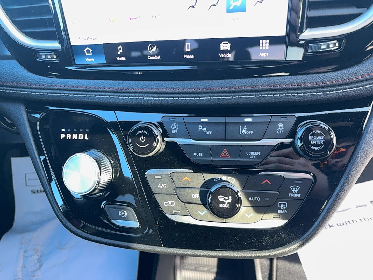 New 2027 Chrysler Pacifica Select AWD/4WD image 19