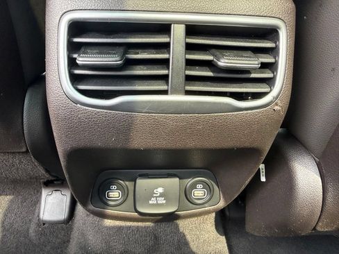 Used 2023 Hyundai Santa Fe Limited AWD/4WD image 13