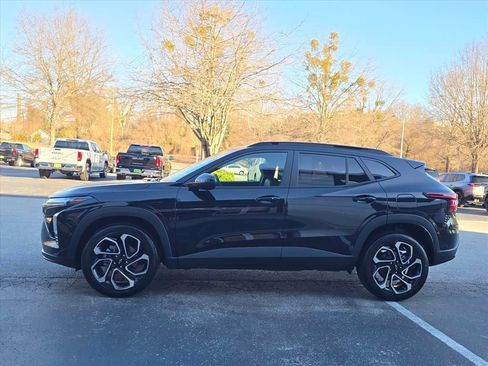 Certified 2025 Chevrolet Trax RS w/ Driver Confidence Package image 28