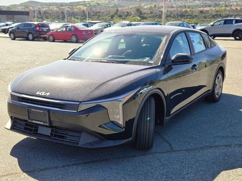New 2026 Kia K4 LX image 12