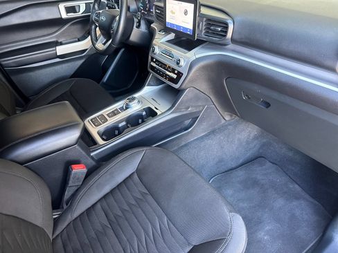 Used 2021 Ford Explorer XLT RWD image 19