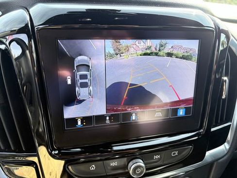 Used 2023 Chevrolet Traverse RS FWD image 20