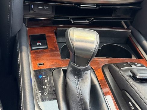 Used 2019 Lexus LX 570 4WD w/ Luxury Package image 24