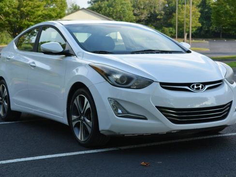 Used 2015 Hyundai Elantra Sport FWD image 3