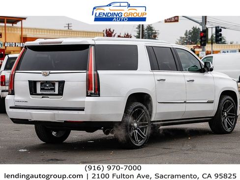 Used 2016 Cadillac Escalade ESV Platinum image 4