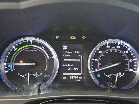 Used 2019 Toyota Highlander XLE image 12