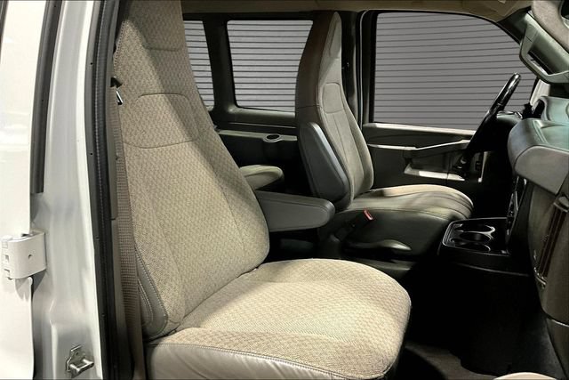 Used 2021 Chevrolet Express 2500 LT w/ LT Preferred Equipment Group RWD image 22