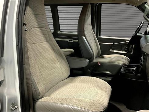 Used 2021 Chevrolet Express 2500 LT w/ LT Preferred Equipment Group RWD image 22